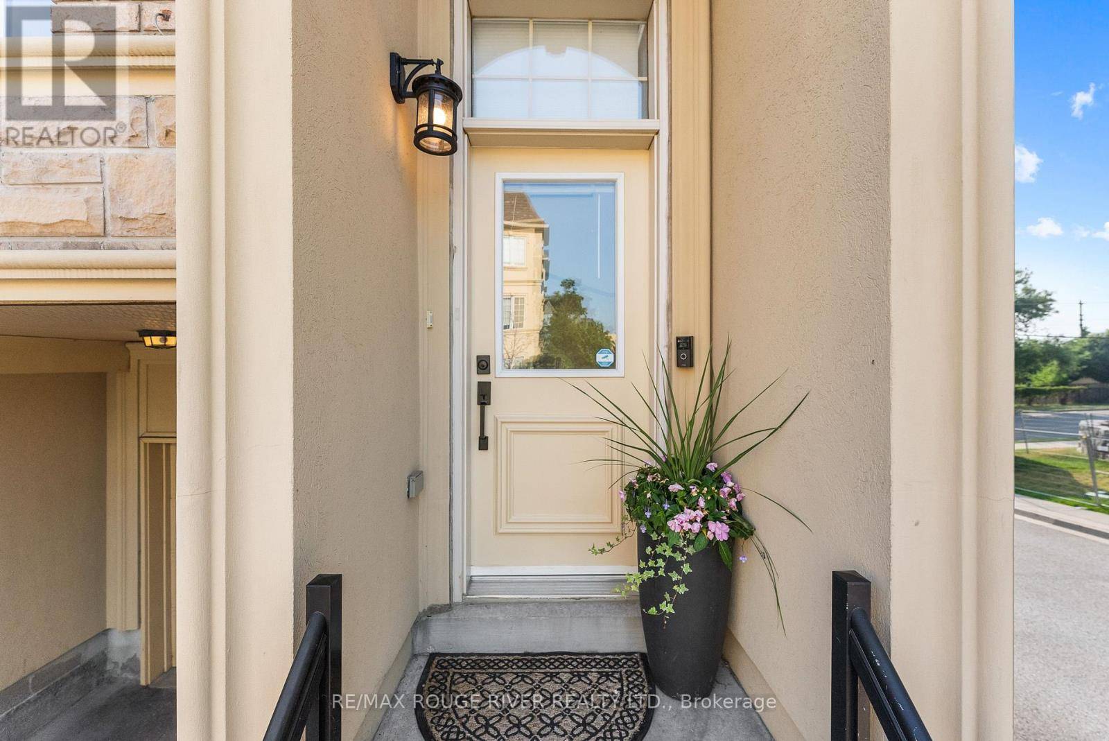 Pickering (bay Ridges), ON L1W0A2,1250 St Martins DR #1