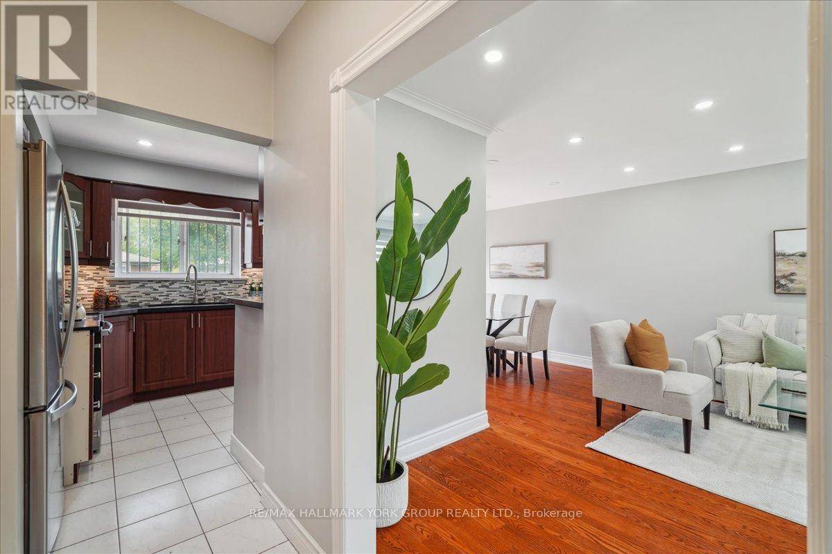 Toronto (woburn), ON M1H1Y3,20 ABBEVILLE ROAD
