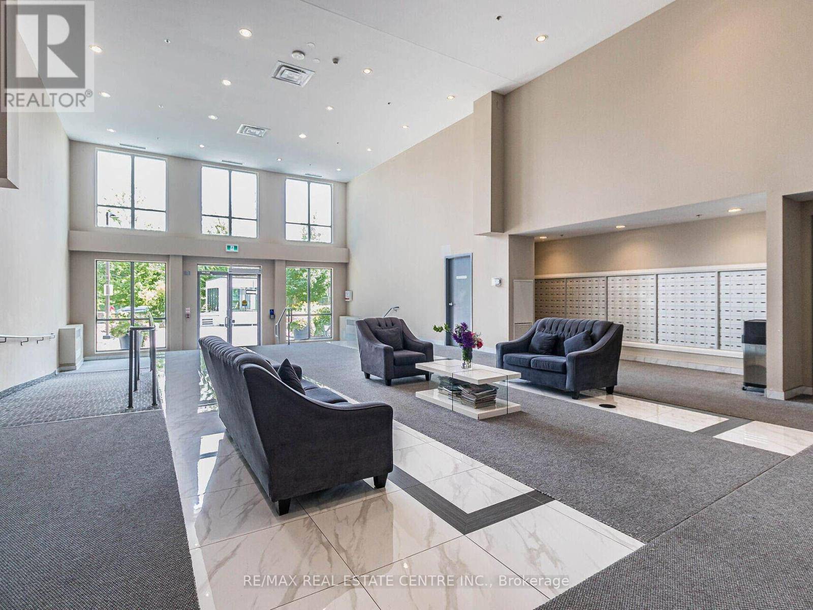 Toronto (birchcliffe-cliffside), ON M1N0B4,22 East Haven DR #306