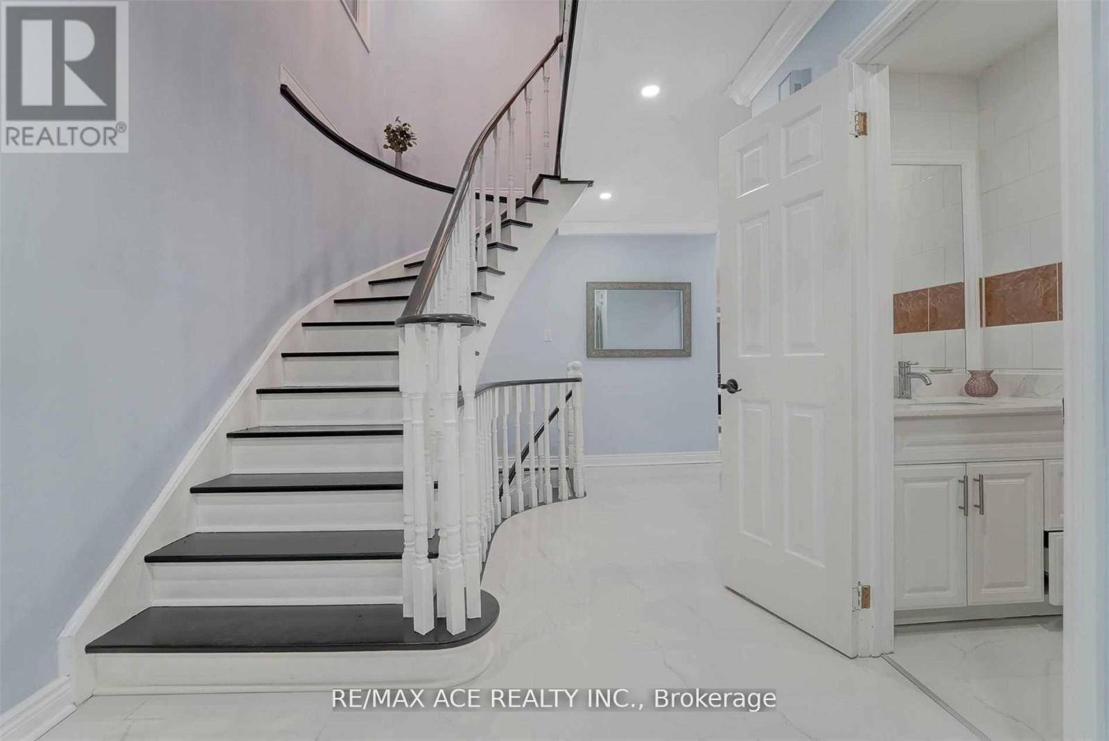 Pickering (brock Ridge), ON L1X1X9,2034 SHAY DRIVE