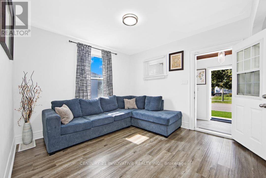 Oshawa (central), ON L1H5T1,219 VERDUN ROAD