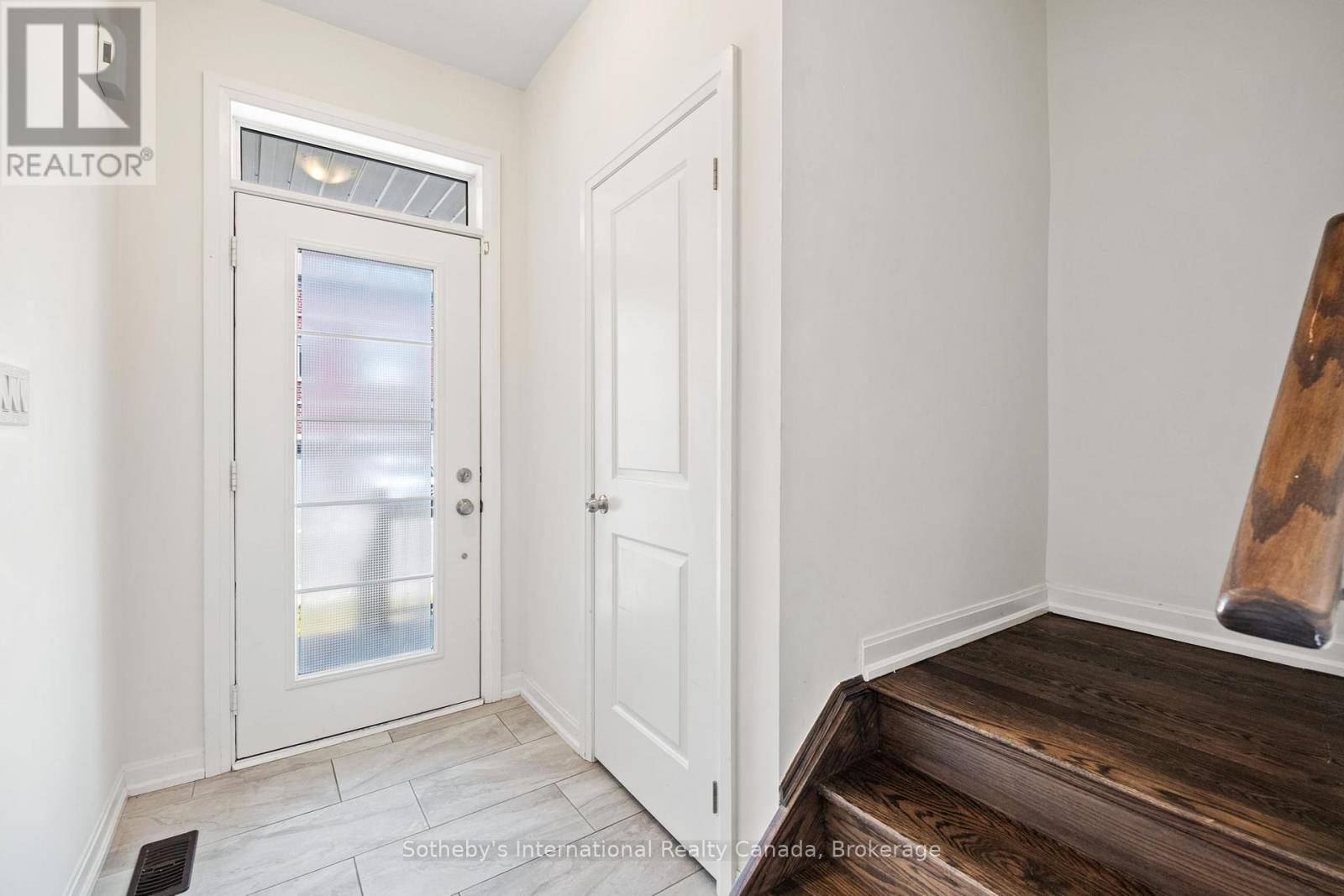 Whitby (port Whitby), ON L1N0M1,91 LONGSHORE WAY