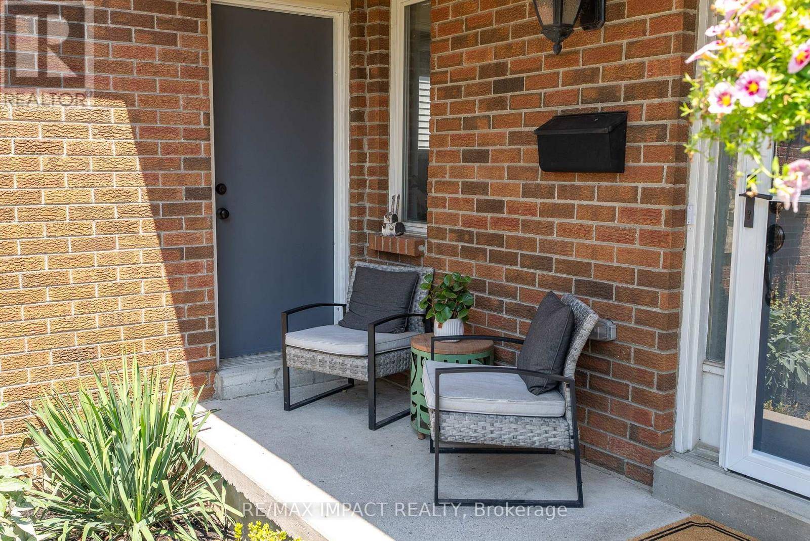 Clarington (courtice), ON L1E2G6,9 GRANVILLE DRIVE