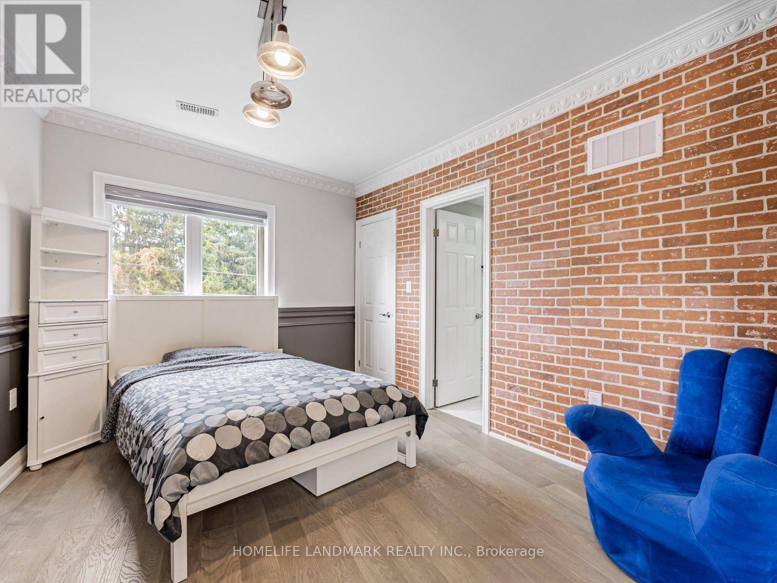 Pickering (bay Ridges), ON L1W1A7,606 ANNLAND STREET