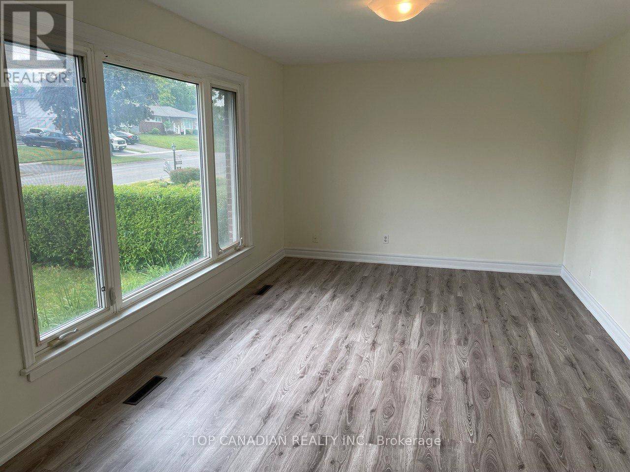 Oshawa (mclaughlin), ON L1J4Z7,599 GIBBONS STREET
