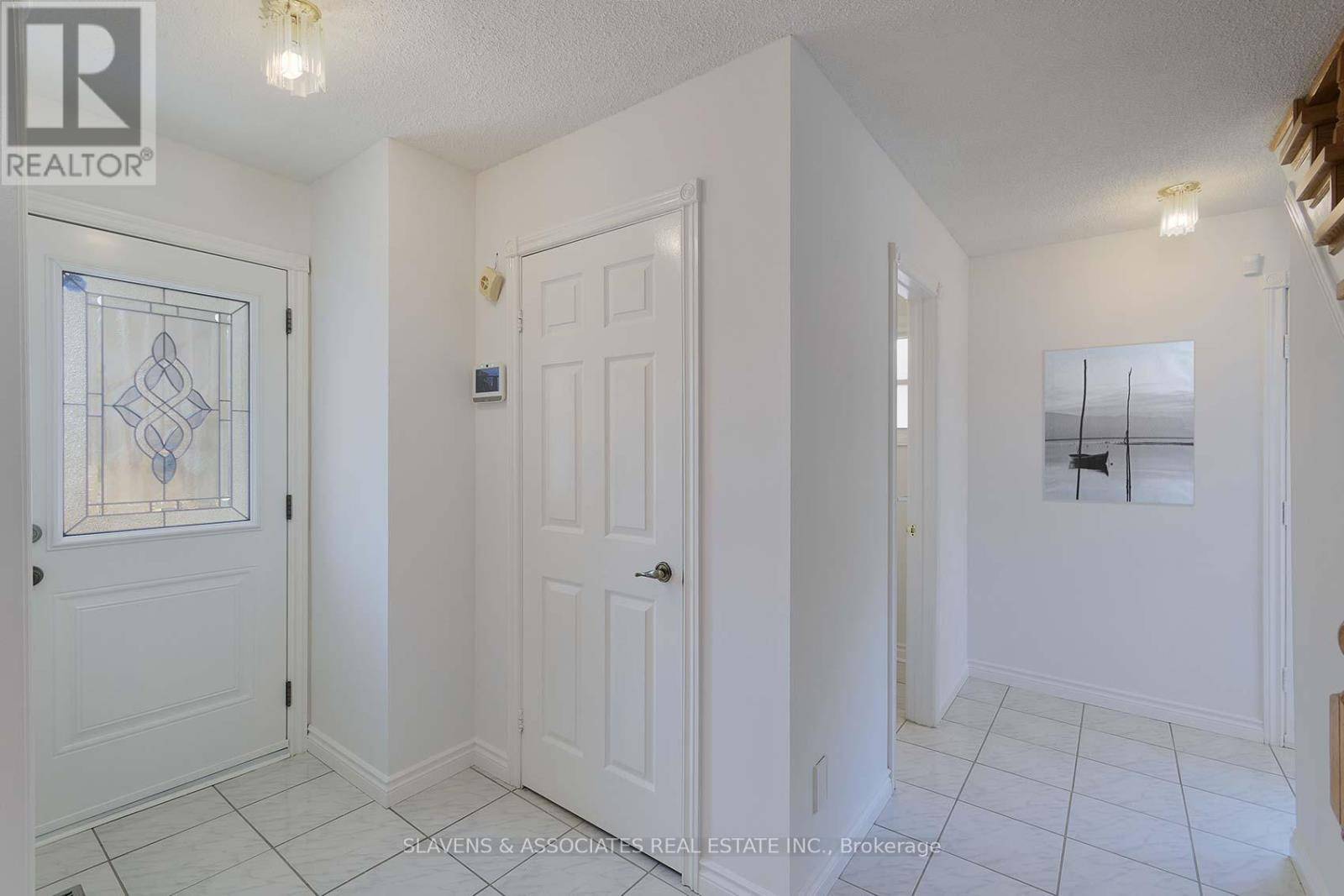 Toronto (steeles), ON M1V2S9,66 INNISCROSS CRESCENT