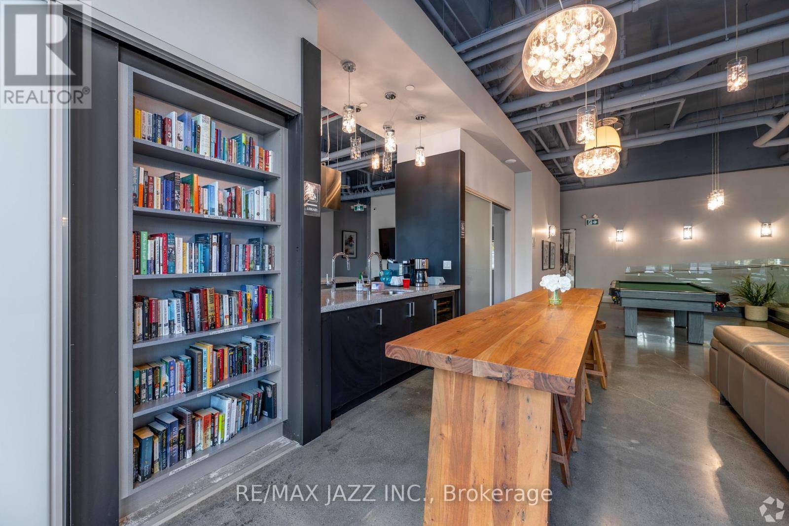 Oshawa (o'neill), ON L1G0E6,100 Bond ST East #707