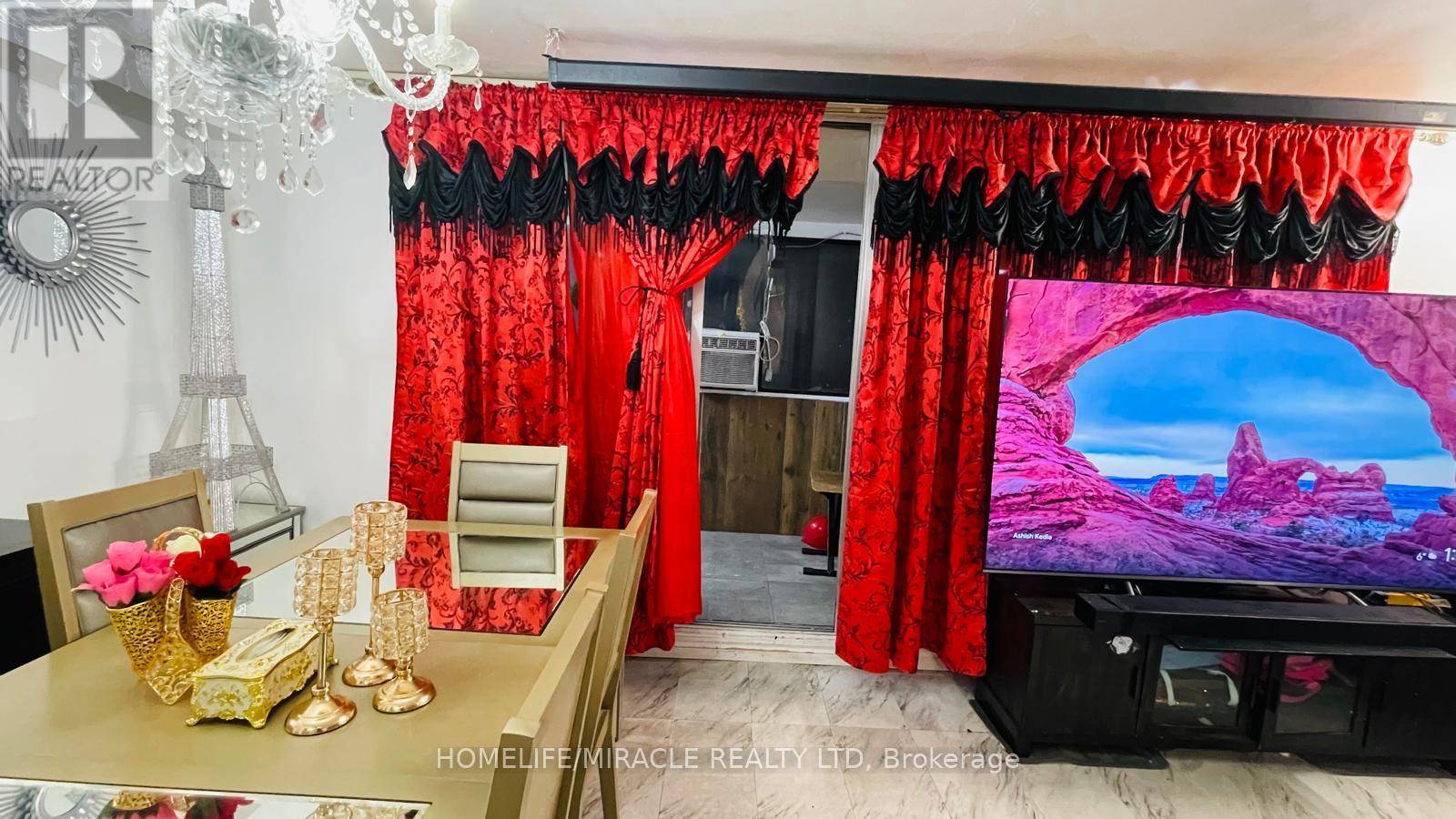 Toronto (crescent Town), ON M4C5L6,5 Massey SQ #1108