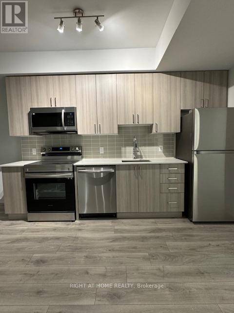 Pickering (bay Ridges), ON L1W1L8,1455 Celebration DR #602