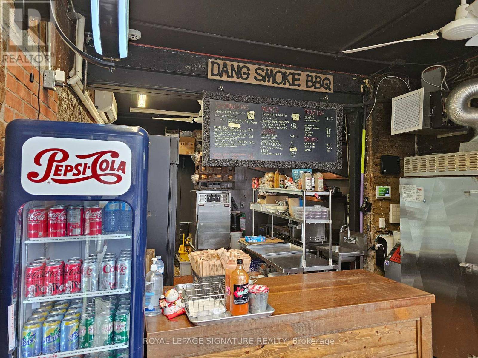 Toronto (south Riverdale), ON M4L2P4,4 GREENWOOD AVENUE