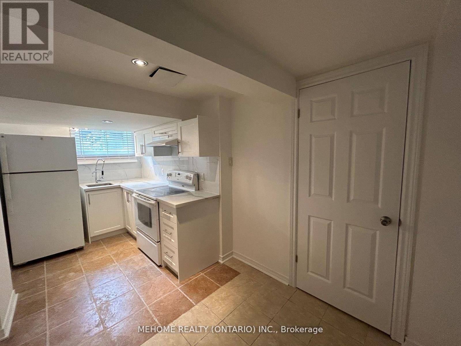 Toronto (dorset Park), ON M1P1H6,83 Cornwallis DR #BM B