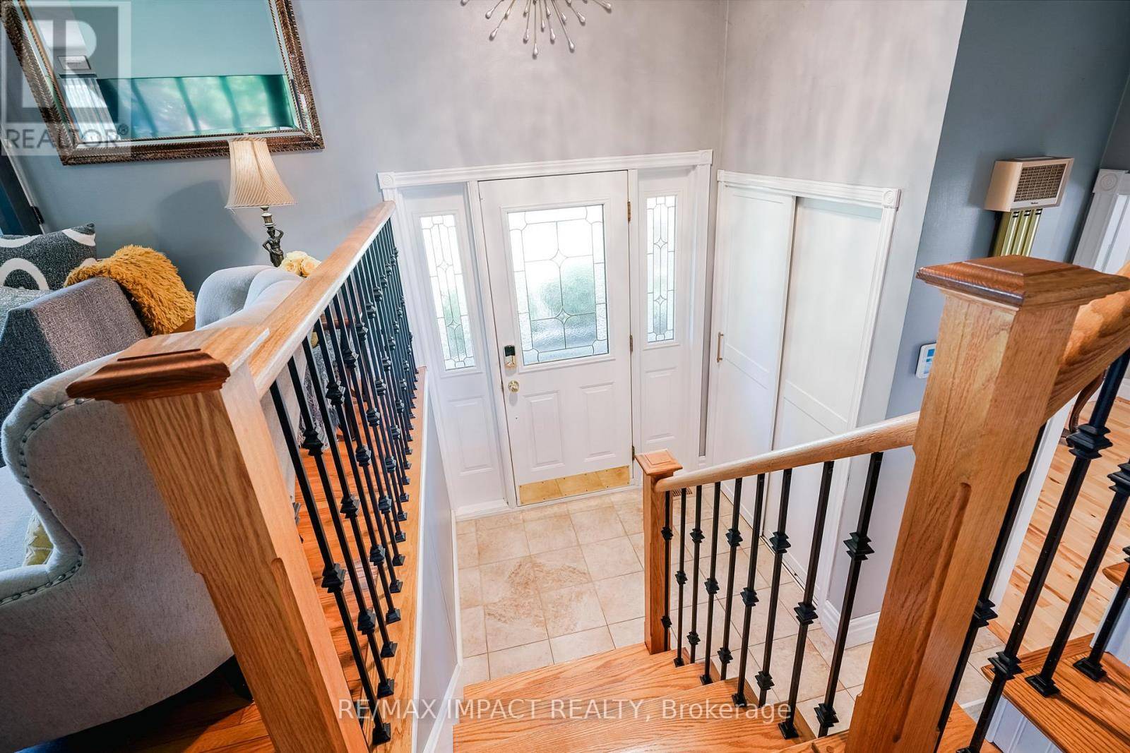 Oshawa (northglen), ON L1J3L6,415 JANE AVENUE