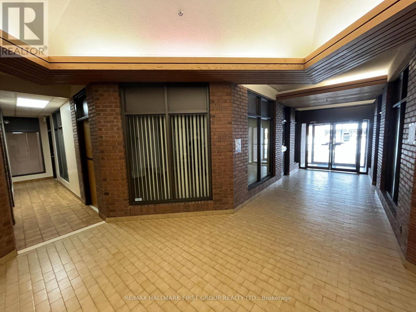 Pickering (bay Ridges), ON L1W3R2,1400 Bayly ST #OM2#8