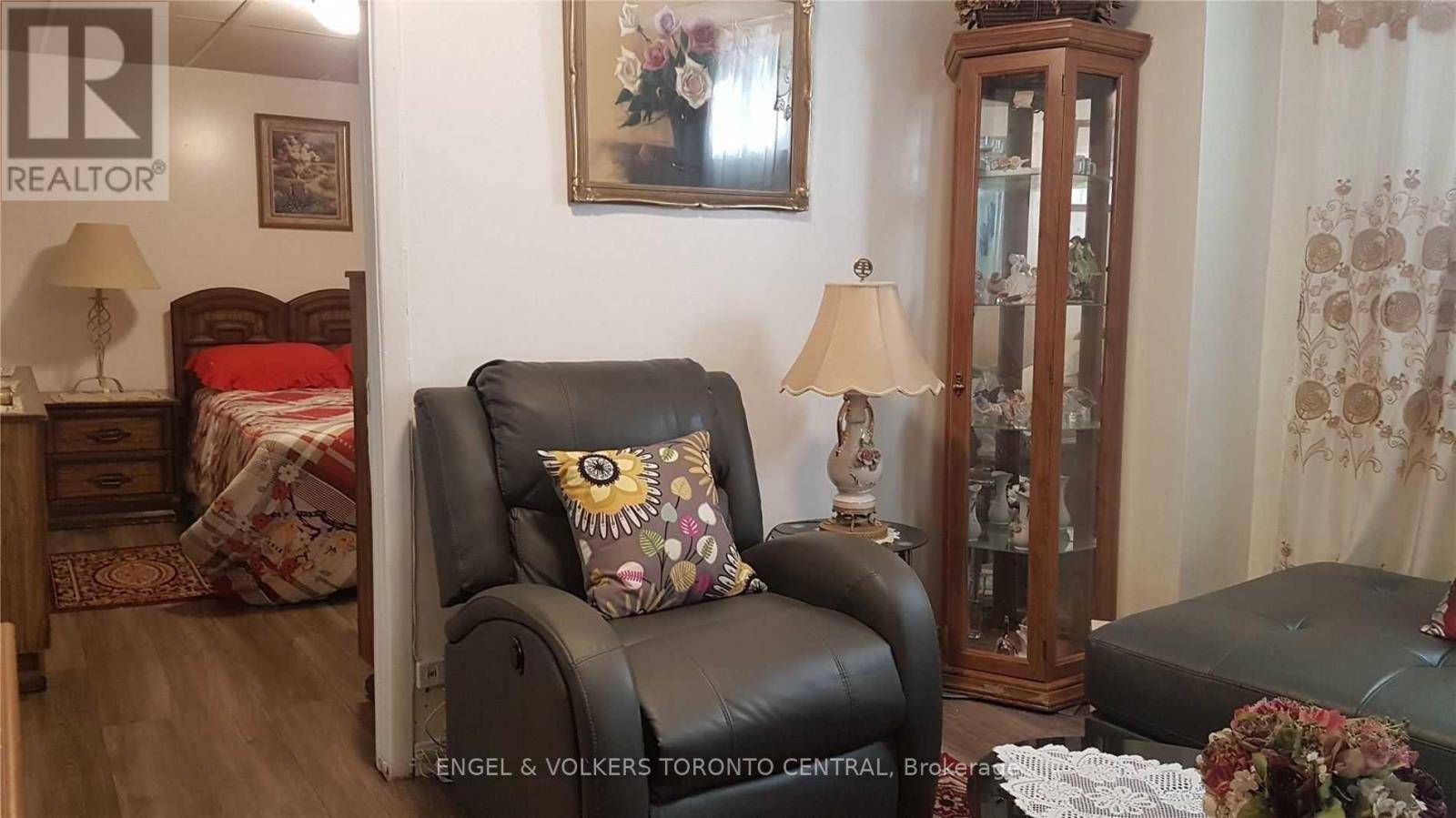 Toronto (malvern), ON M1B1Y5,9 Shademaster CT #Bsmt