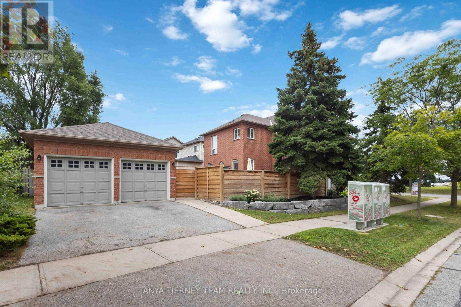 Whitby (brooklin), ON L1M1K4,14 AMANDA AVENUE