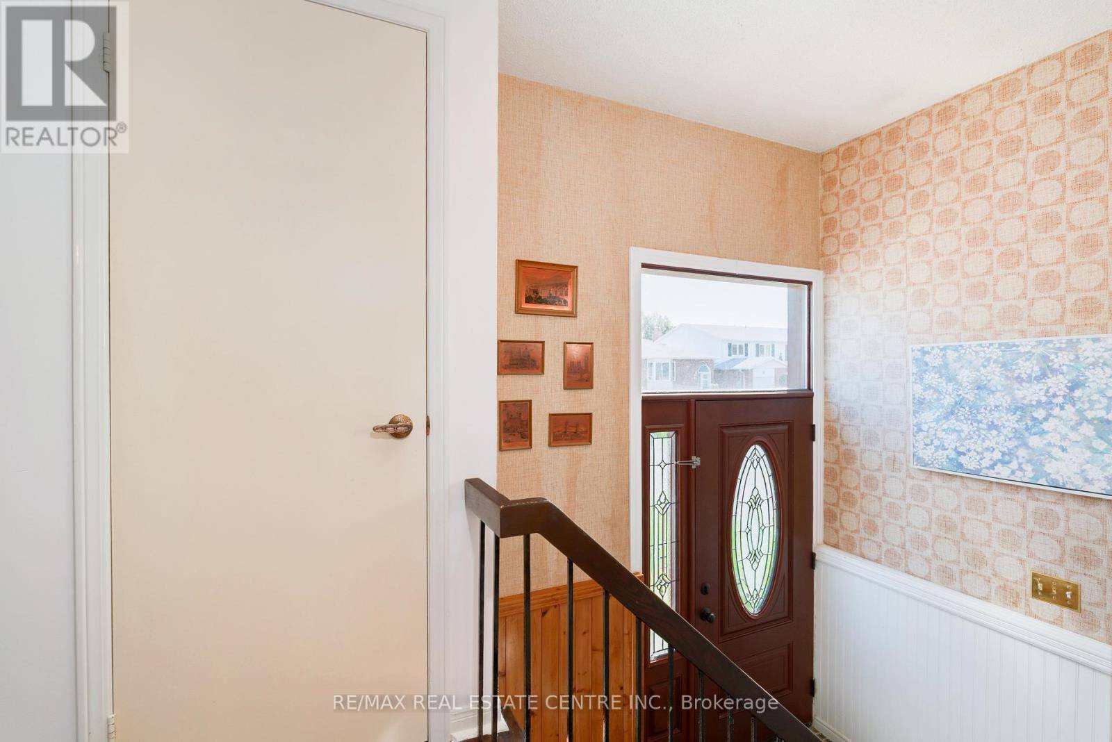 Toronto (rouge), ON M1B2E4,33 MILLHOUSE CRESCENT
