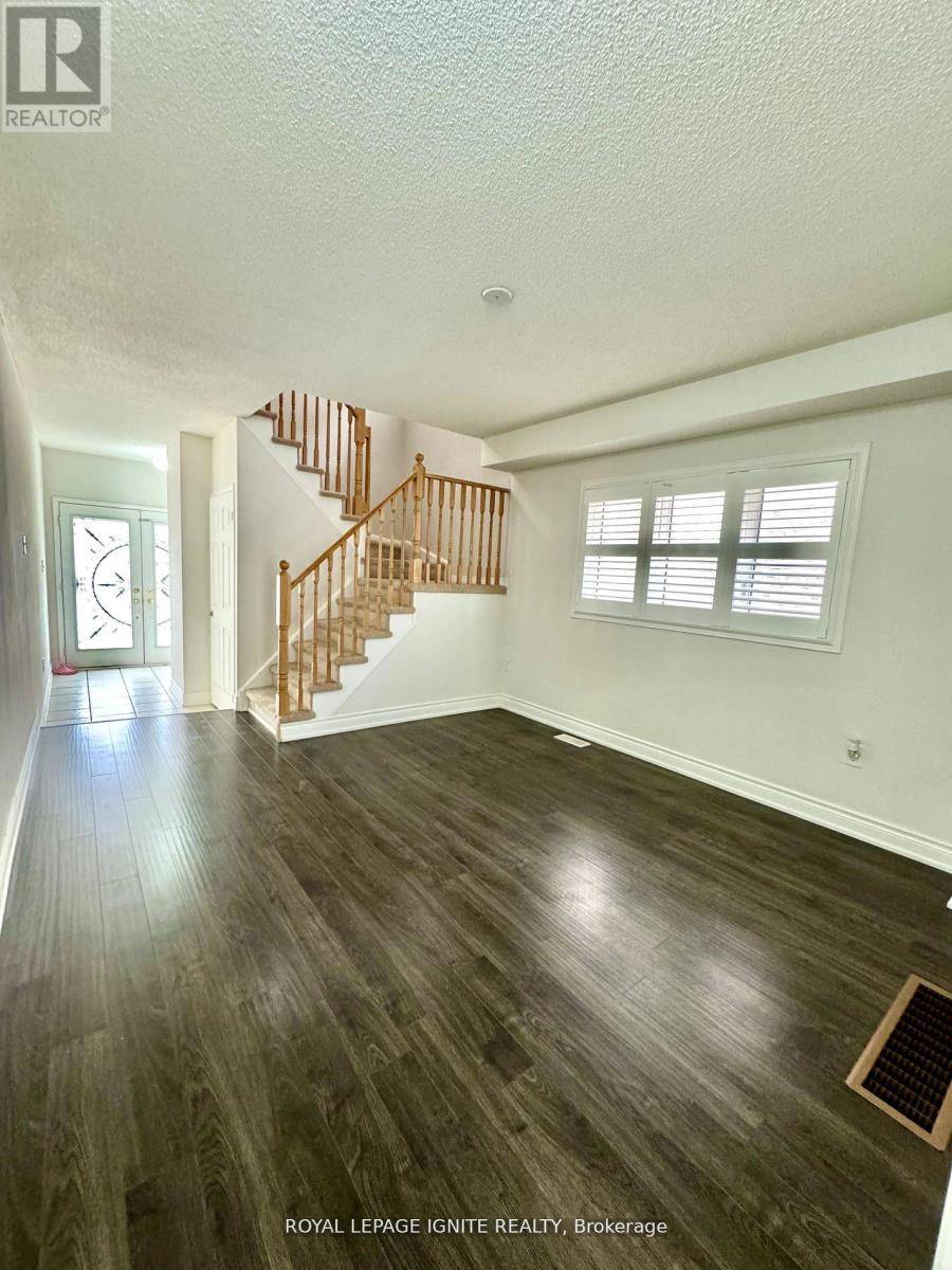 Ajax (central East), ON L1Z0R7,5 Holroyd ST #Upper