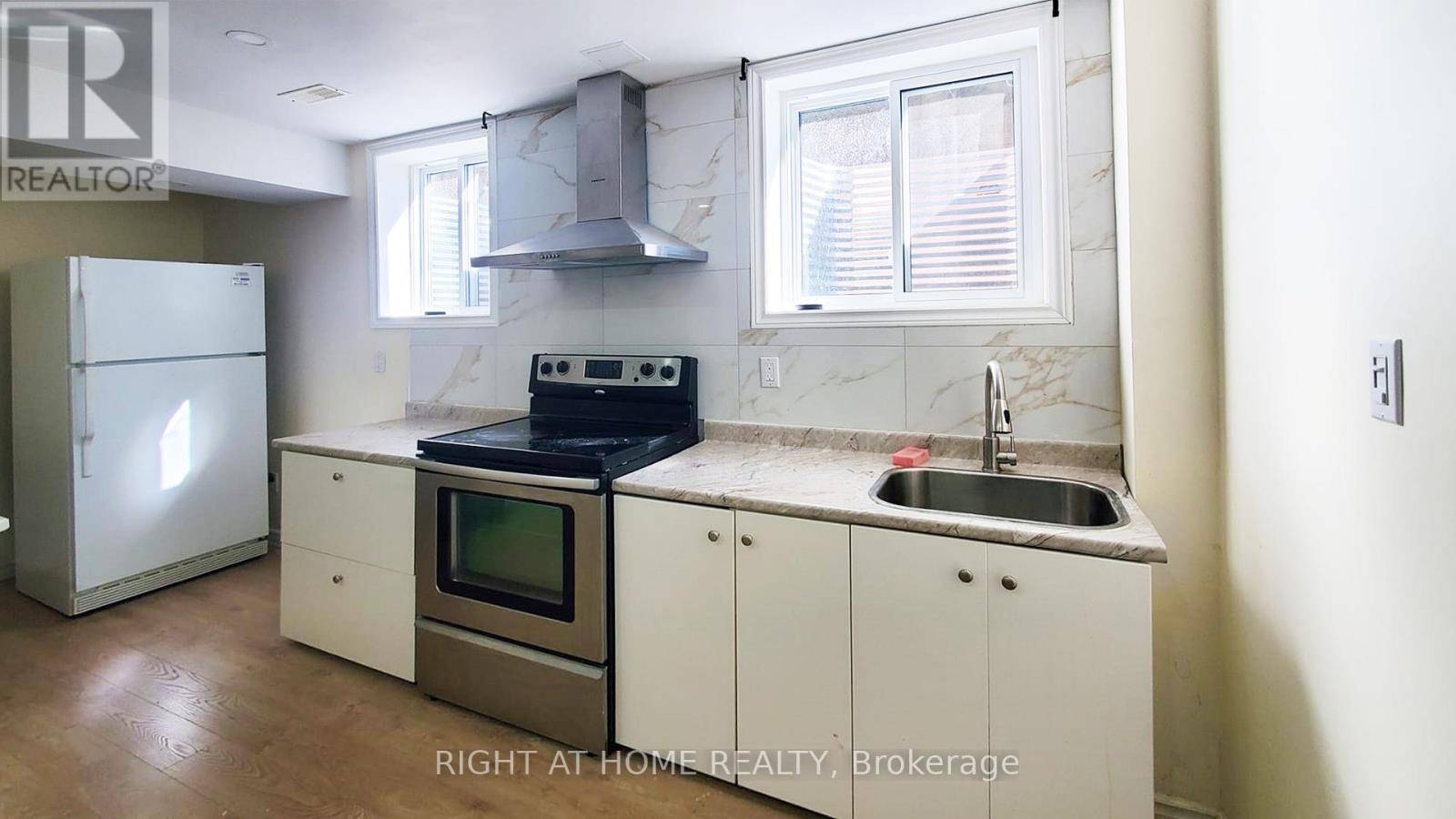 Oshawa (samac), ON L1G8B6,172 Niagara DR #BSMT