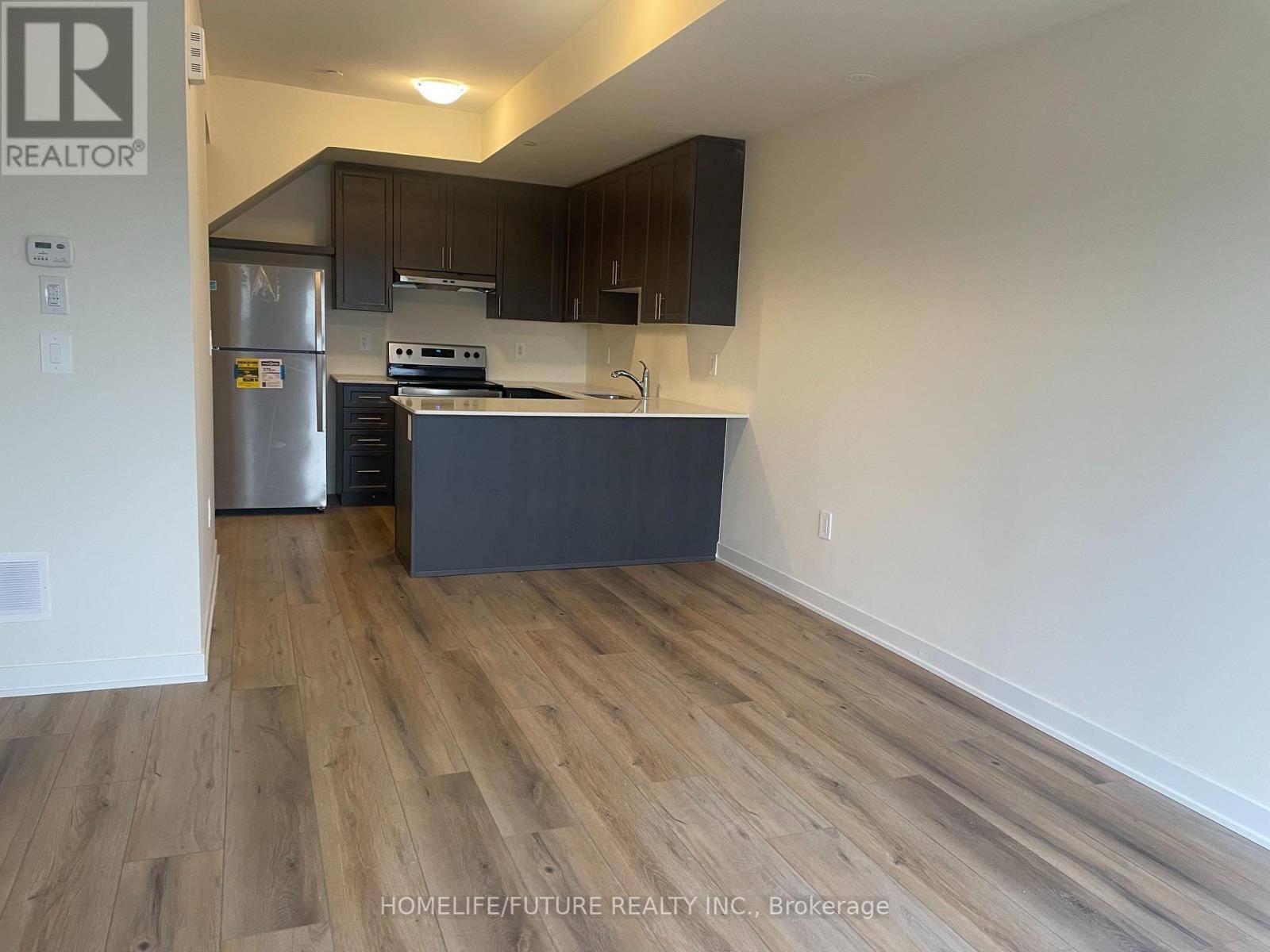 Pickering (duffin Heights), ON L1X0S9,1695 Dersan ST #207