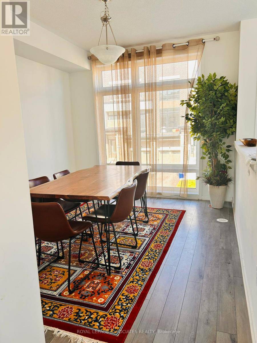 Oshawa (samac), ON L1K3G4,779 HEATHROW PATH