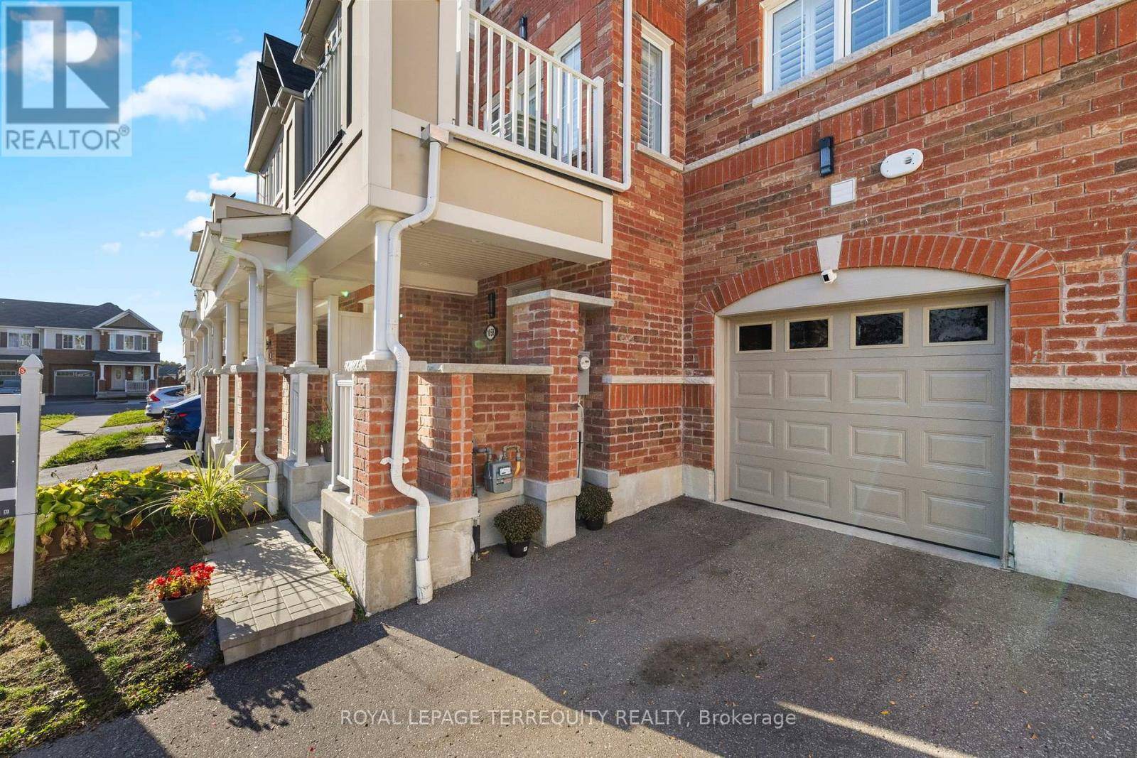 Pickering, ON L1X0E9,1058 CLIPPER LANE