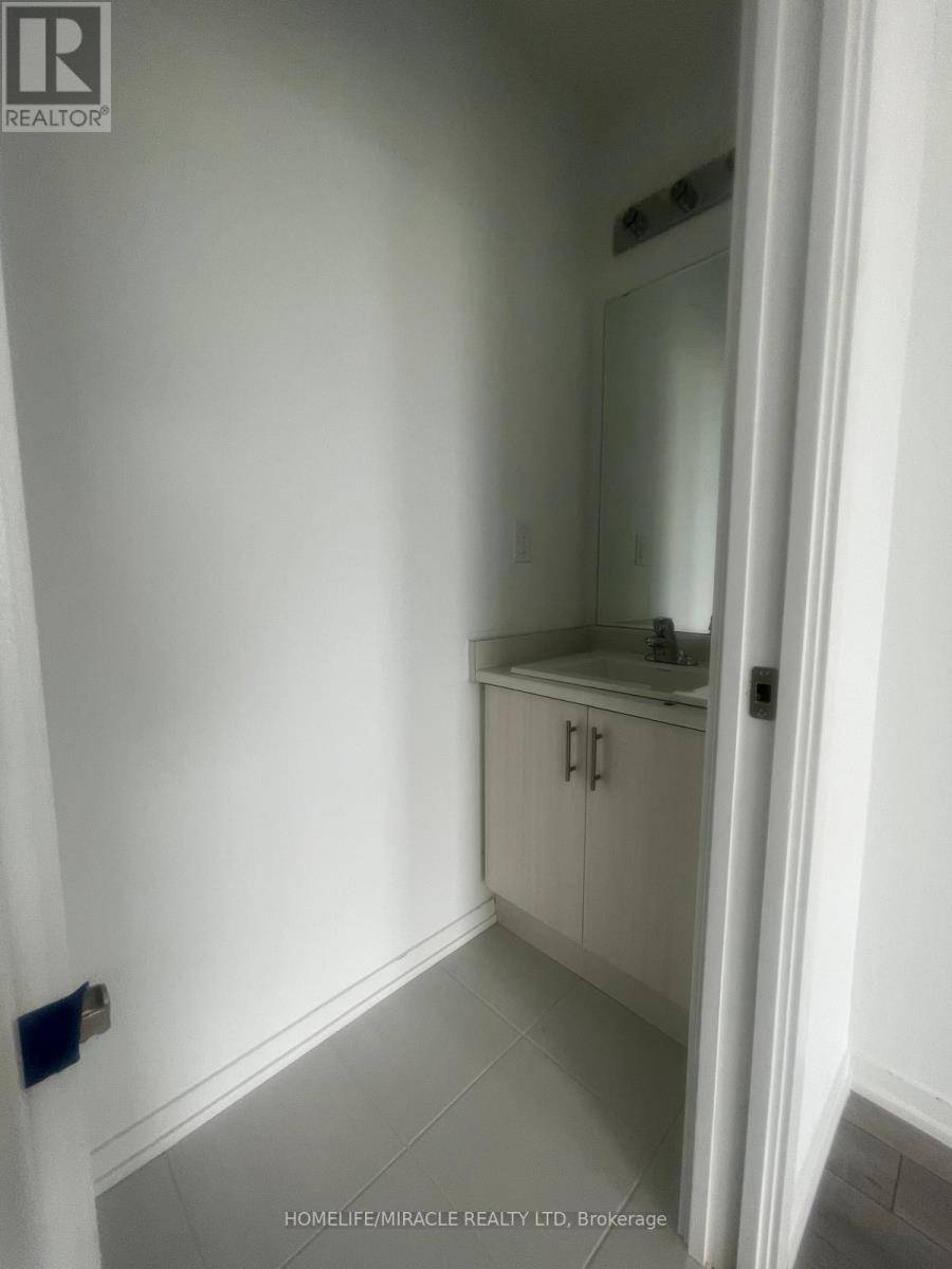 Ajax (south West), ON L1S7M3,203 MONARCH AVENUE