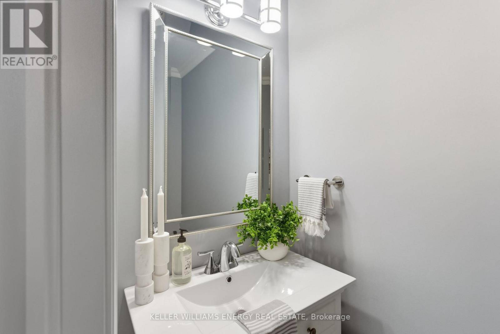 Whitby (blue Grass Meadows), ON L1N6W8,54 CANADIAN OAKS DRIVE