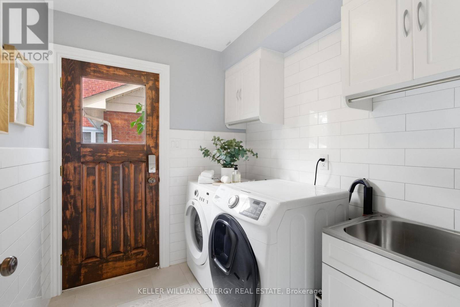 Whitby (blue Grass Meadows), ON L1N6W8,54 CANADIAN OAKS DRIVE