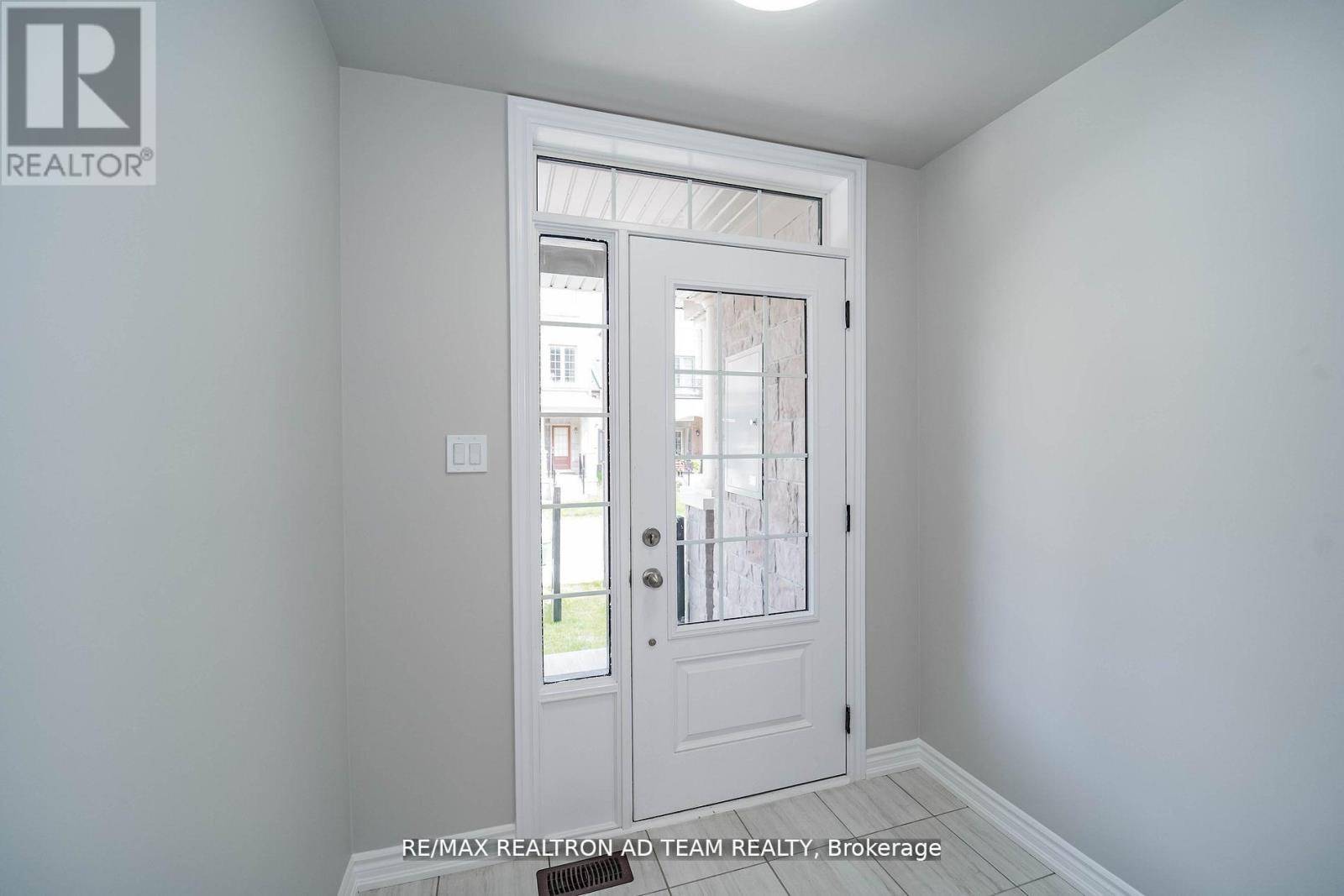 Whitby (lynde Creek), ON L1P0K2,13 HALLMARK WAY