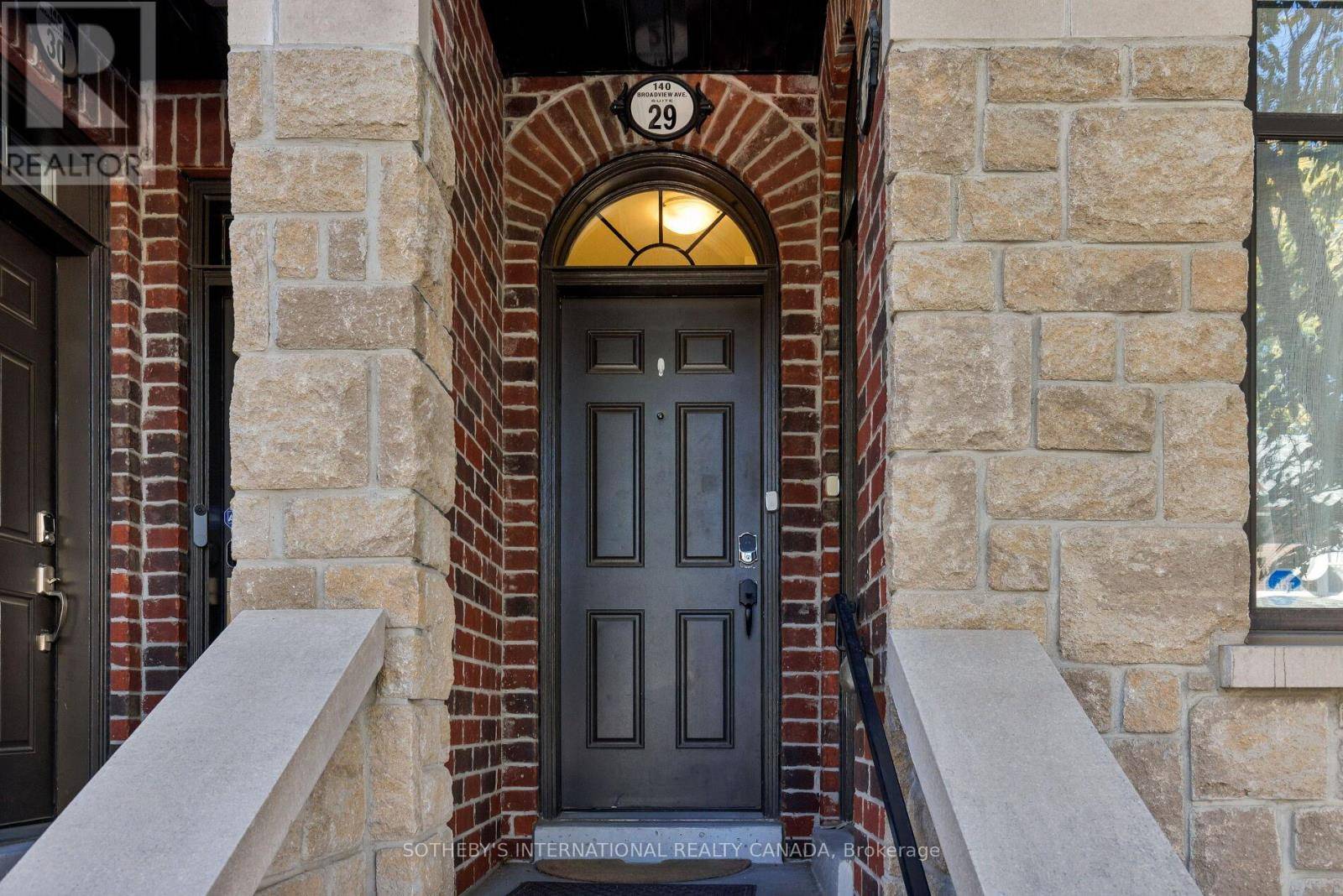 Toronto (south Riverdale), ON M4M0A8,140 Broadview AVE #29