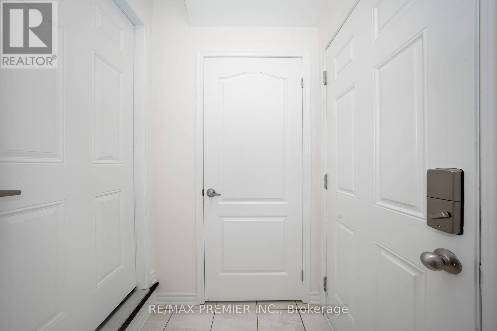 Pickering, ON L1V2P8,1058 Cameo ST #Lower