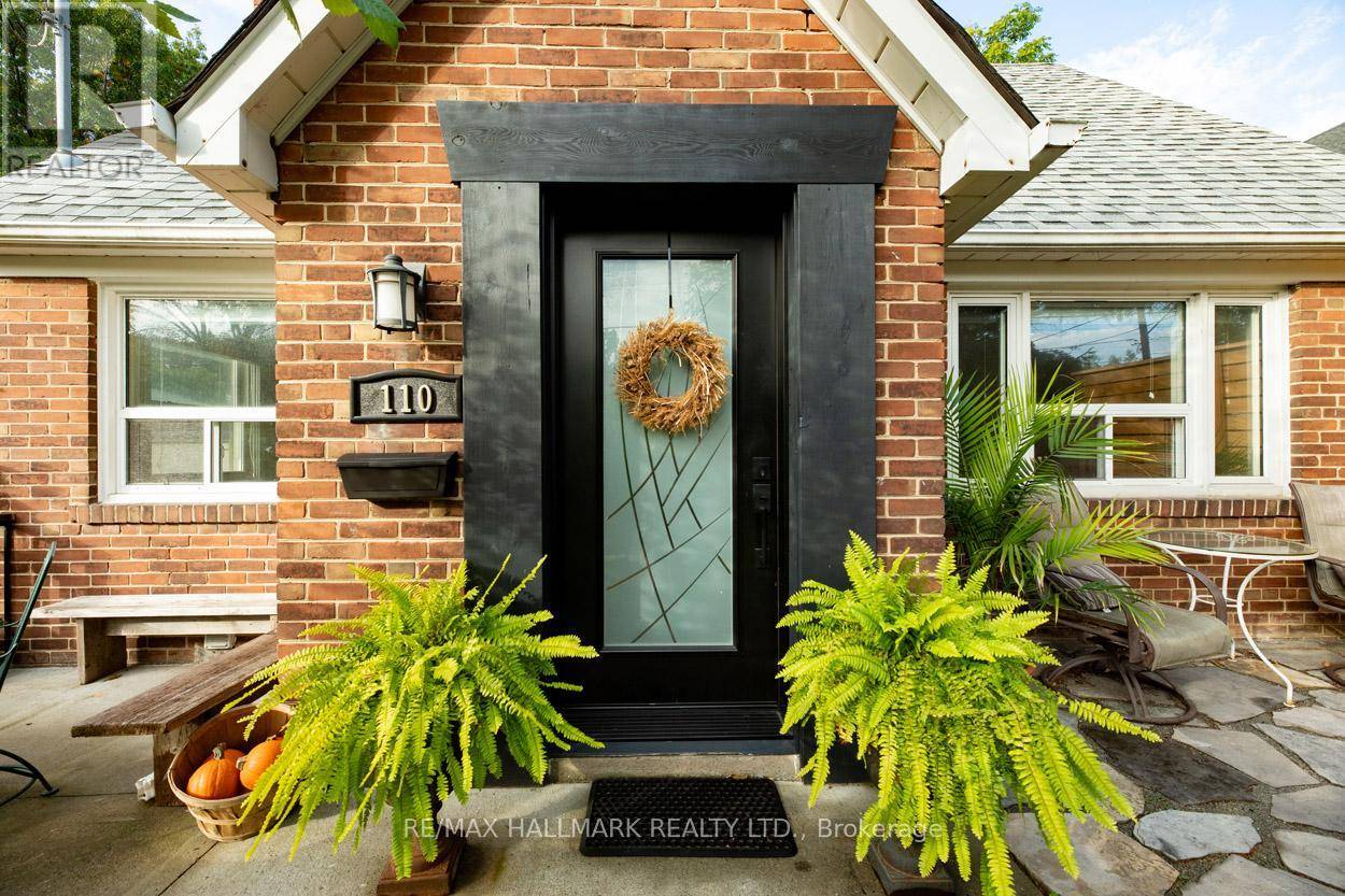 Toronto (birchcliffe-cliffside), ON M1N3C1,110 LAKESIDE AVENUE