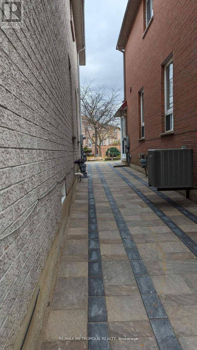 Toronto (rouge), ON M1B6B1,20 Blackbird Gate #BSMT