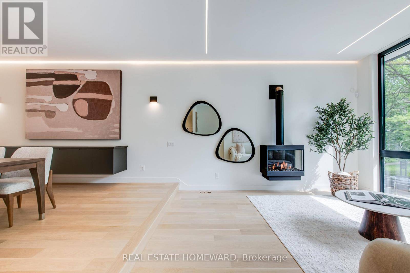 Toronto (the Beaches), ON M4L3S6,174 KENILWORTH AVENUE