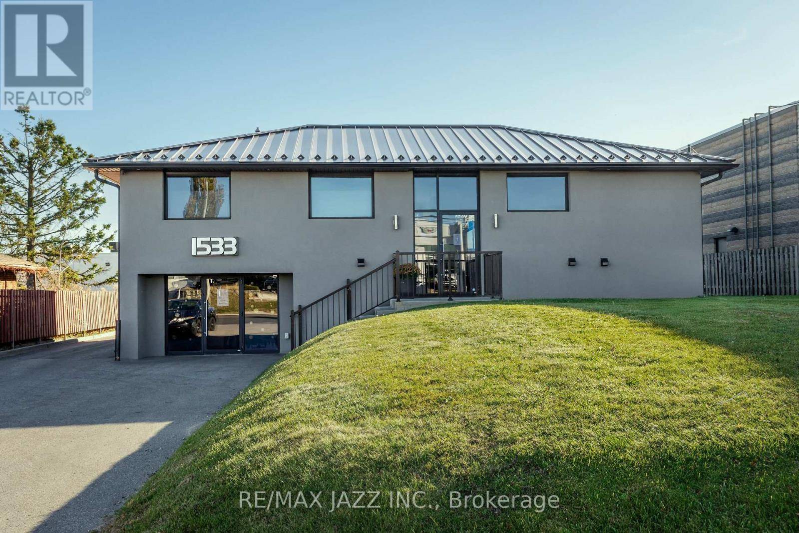 Whitby (blue Grass Meadows), ON L1N2K6,1533 DUNDAS STREET E