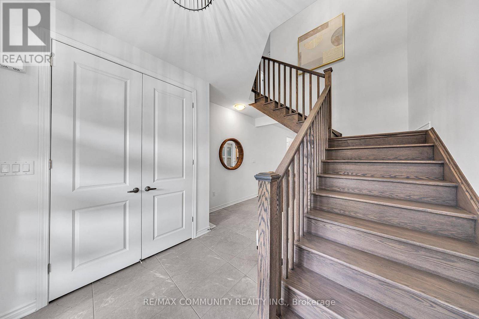 Pickering, ON L1X0P1,2979 HEARTWOOD LANE