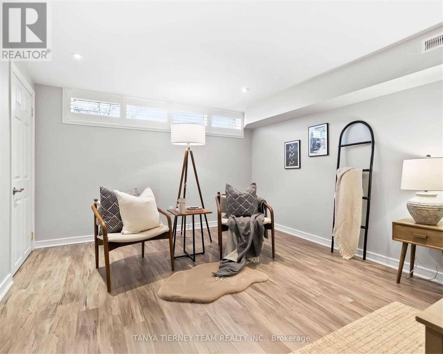 Whitby (downtown Whitby), ON L1N1Z2,331 Rosedale DR #Lower