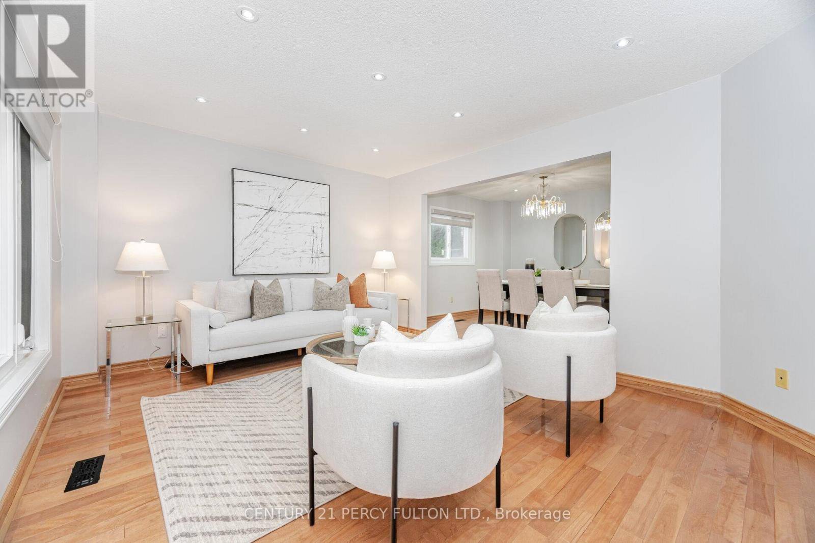 Ajax (central West), ON L1T3T8,24 CARLE CRESCENT