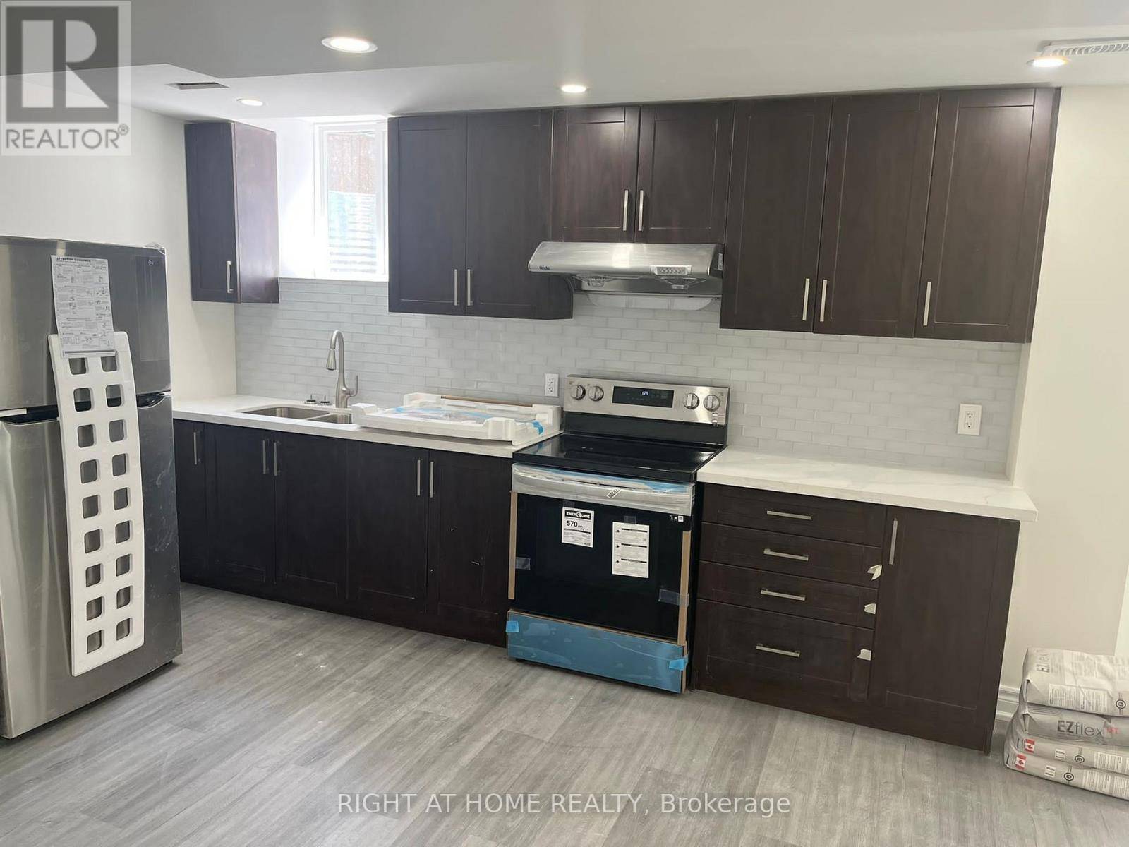 Ajax (central East), ON L1Z0T3,58 Barnfield CRES #Bsmt