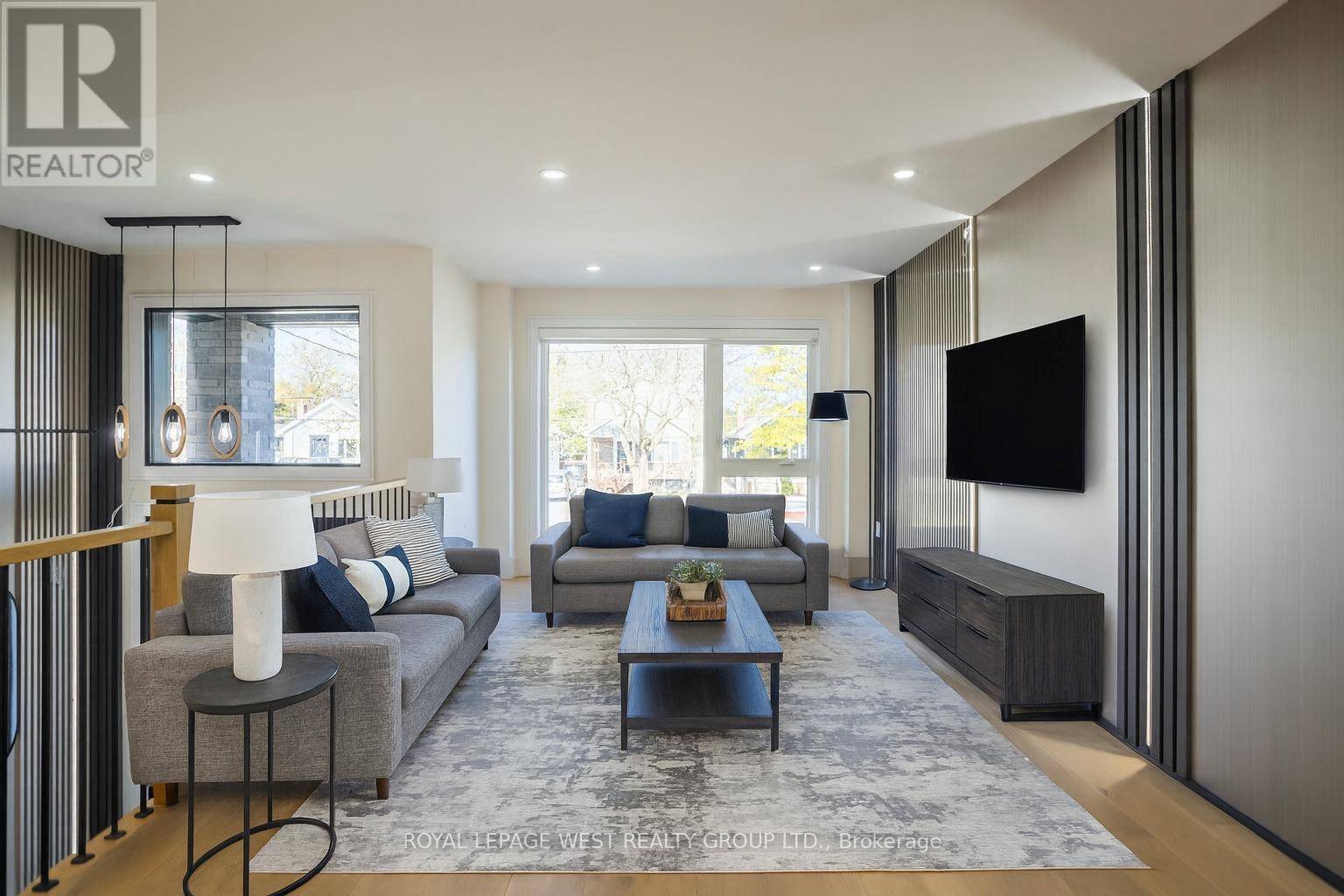 Toronto (birchcliffe-cliffside), ON M1N3P5,266A KENNEDY ROAD