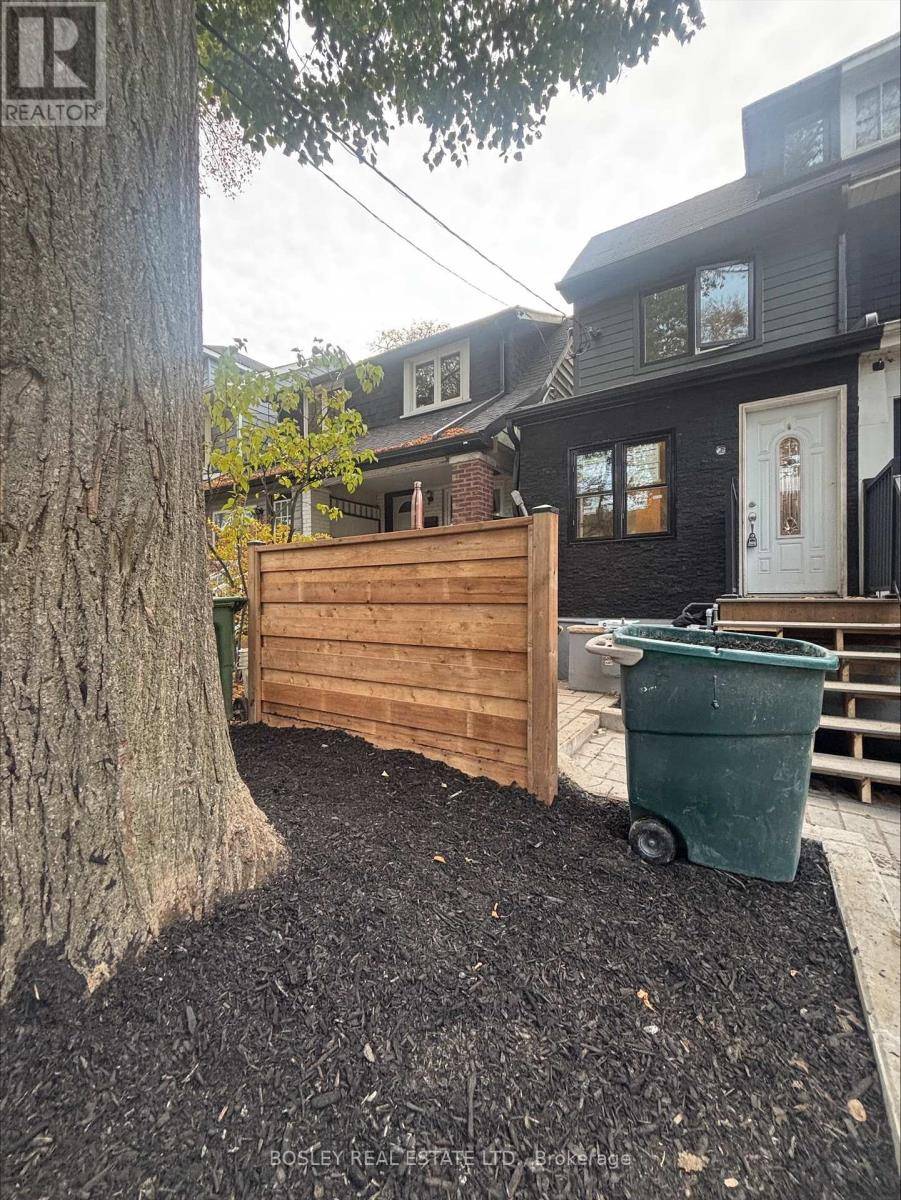 Toronto (greenwood-coxwell), ON M4J4X6,686 Rhodes AVE #Unit # 1