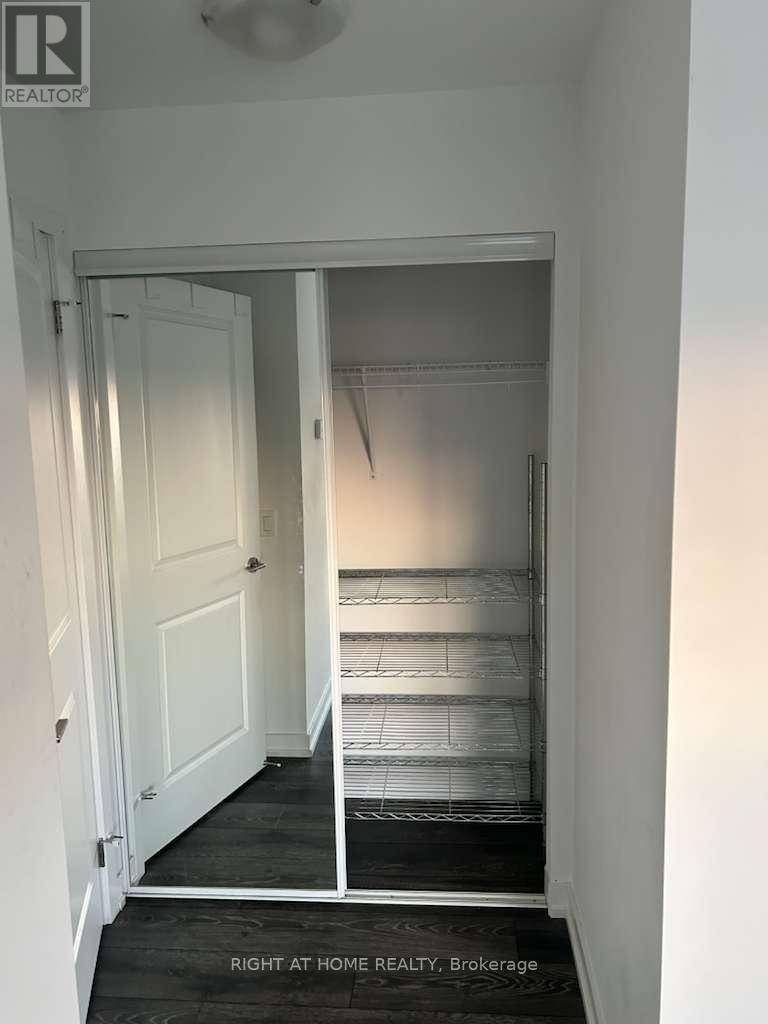 Pickering (bay Ridges), ON L1W0C3,1455 Celebration DR #2104