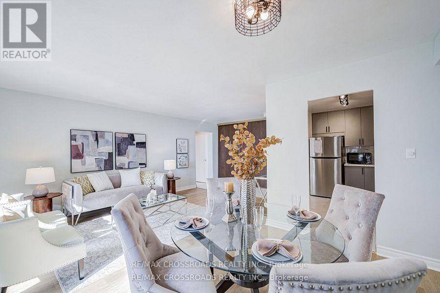 Toronto (crescent Town), ON M4C5L6,5 Massey SQ #1202