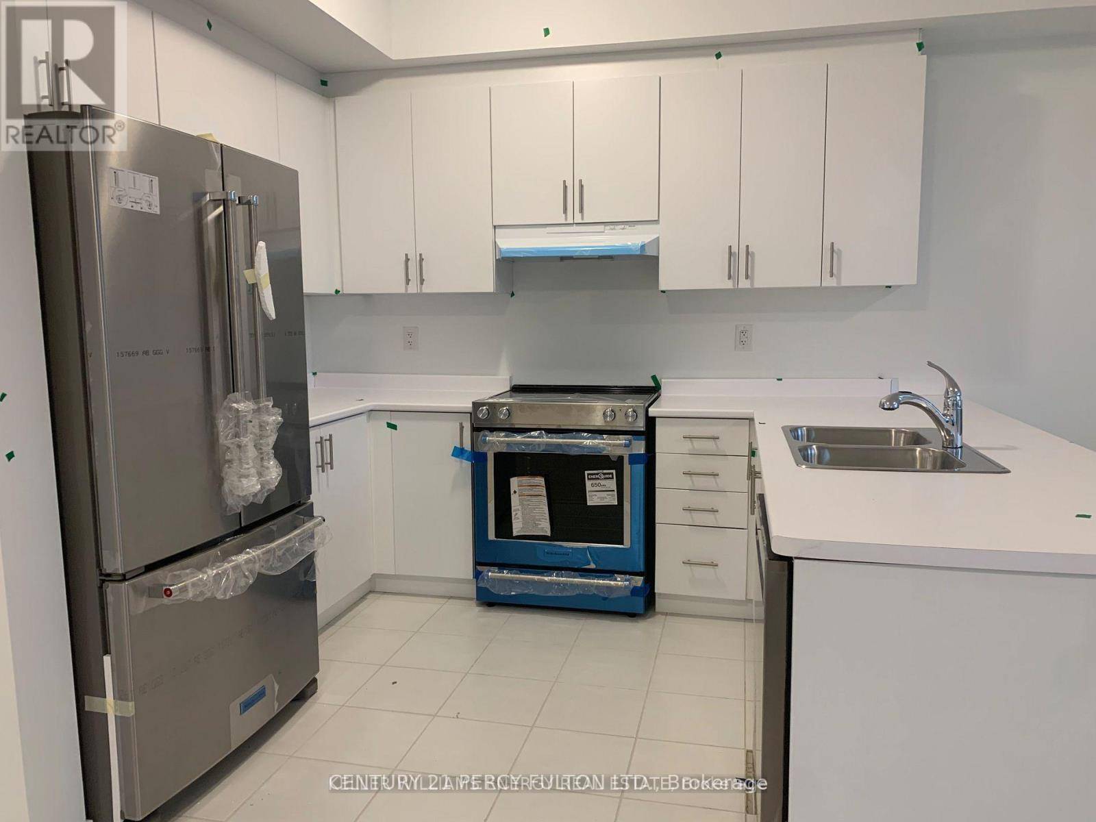 Oshawa (samac), ON L1K0Y7,741 CONLIN RD E ROAD