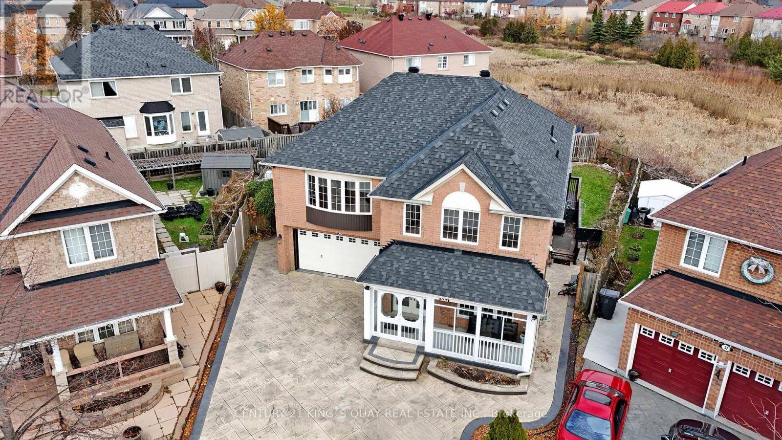 Toronto (rouge), ON M1X1Y3,39 HOPTREE AVENUE