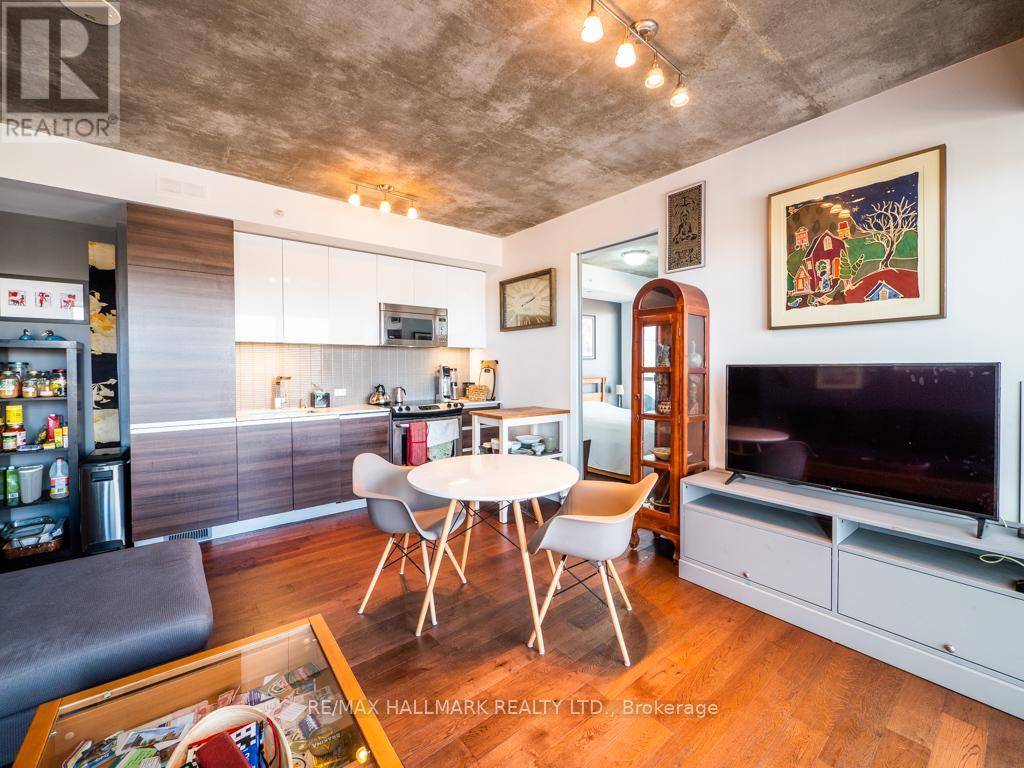 Toronto (south Riverdale), ON M4M0C6,1238 Dundas ST East #602