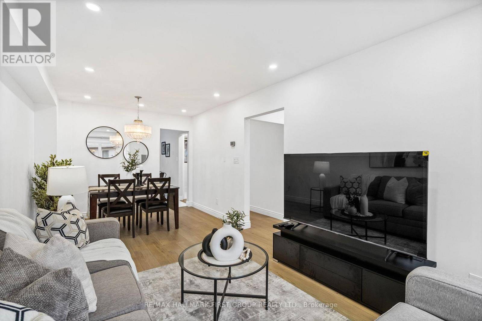 Oshawa (eastdale), ON L1G6P7,350 Camelot CT #7