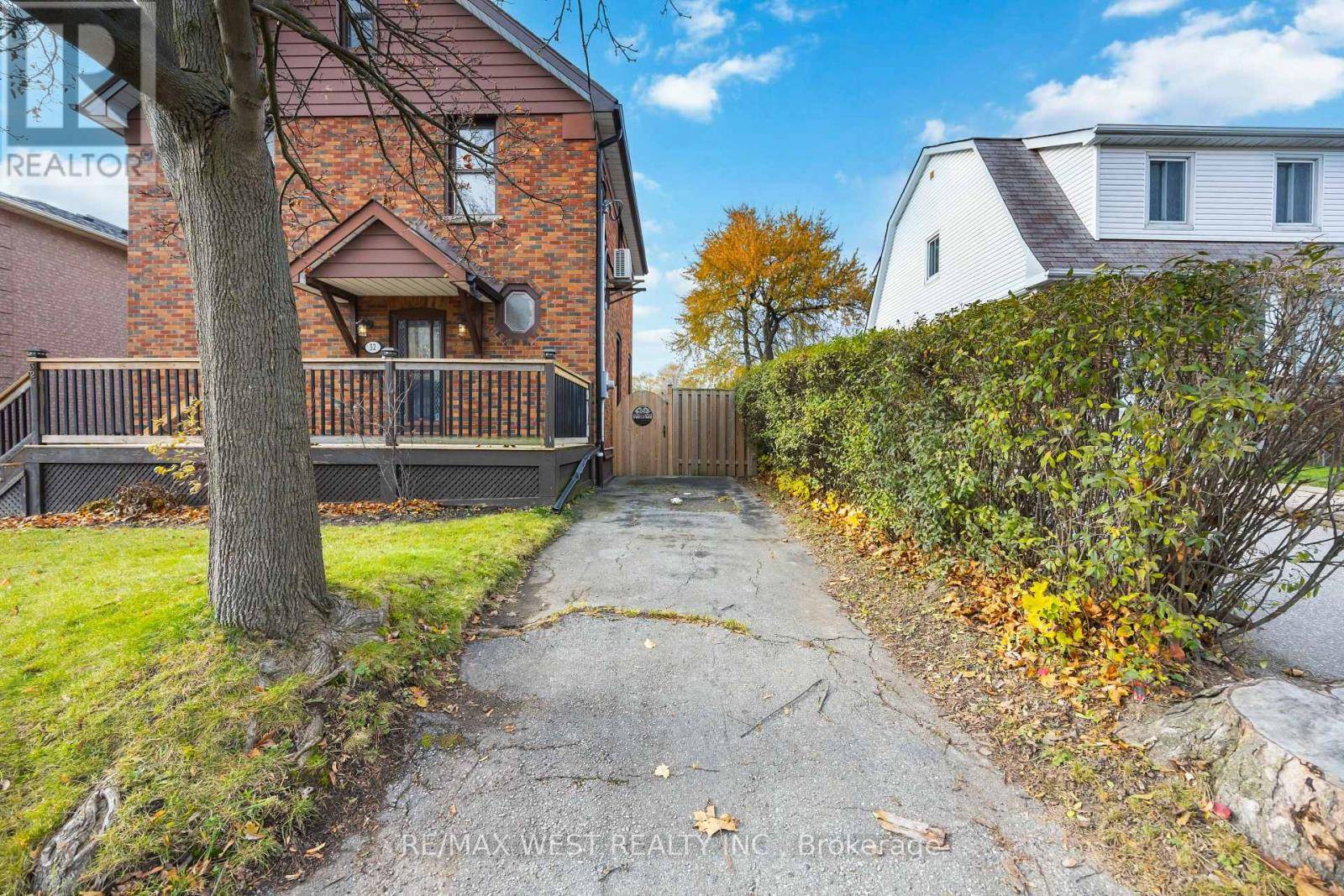 Toronto (birchcliffe-cliffside), ON M1N3X7,32 HEALE AVENUE