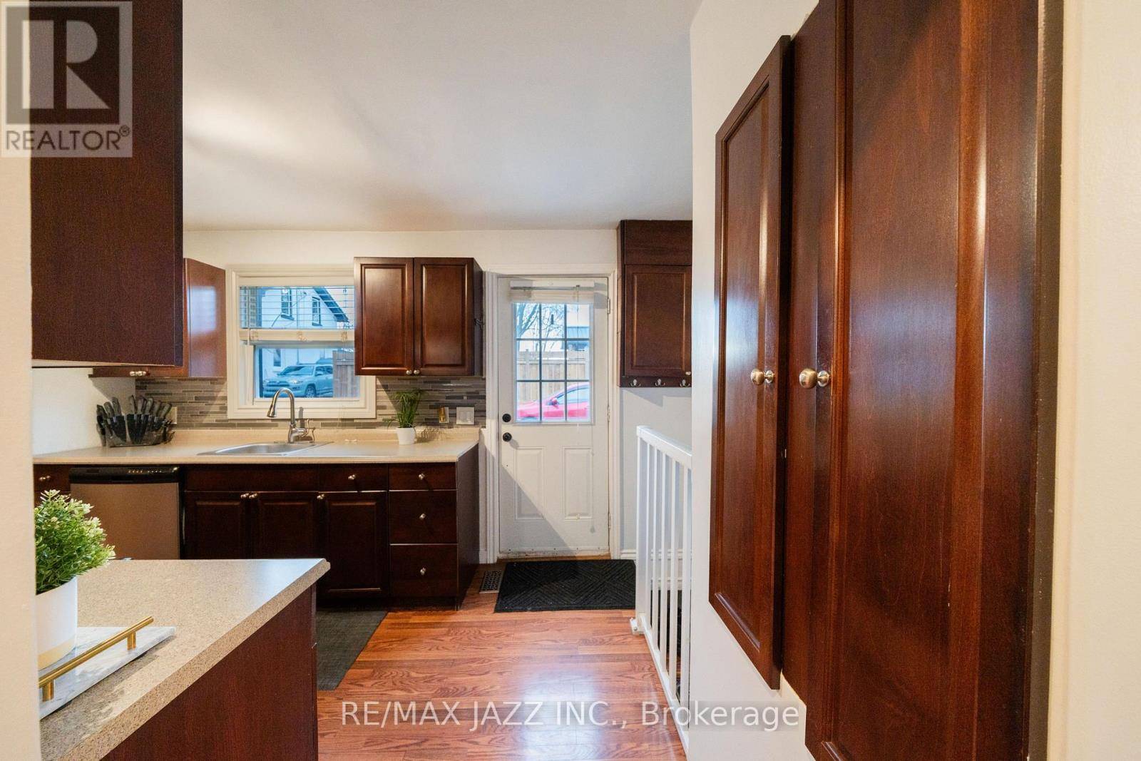 Clarington (bowmanville), ON L1C2M5,194 LIBERTY STREET N