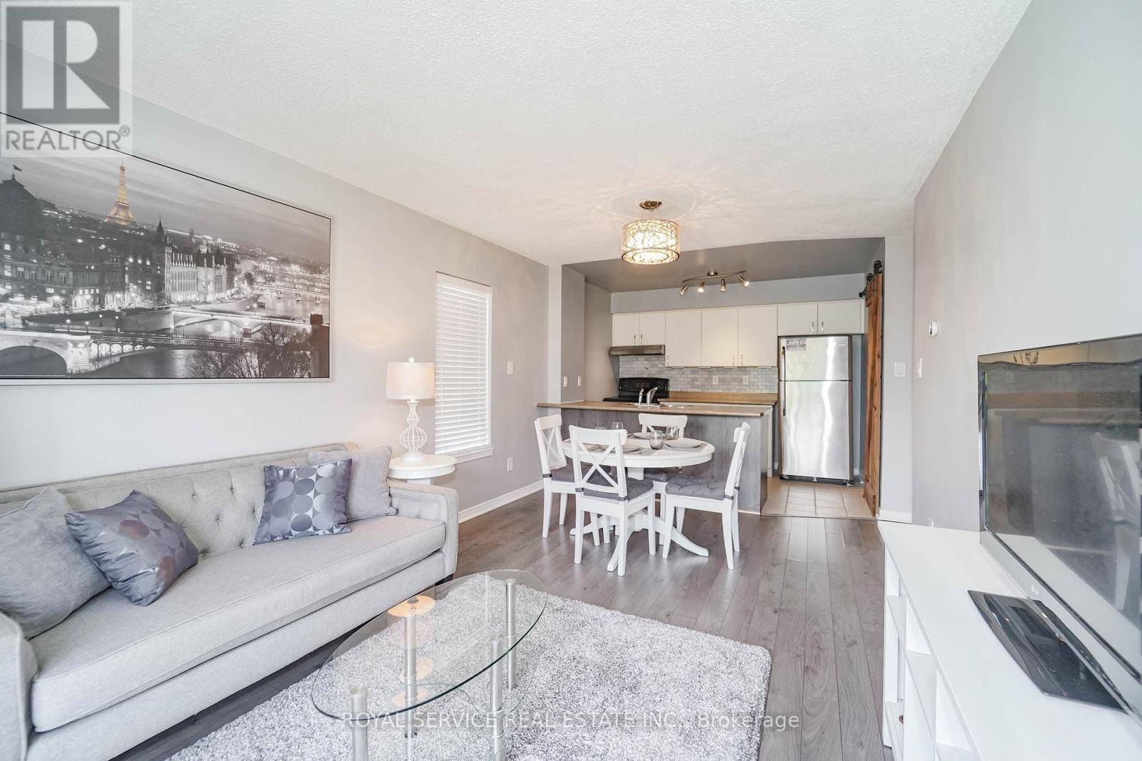 Clarington (bowmanville), ON L1C5N3,90 Aspen Springs DR #207